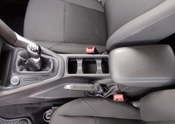 Ford Focus cena 40467 przebieg: 127000, rok produkcji 2018 z Niemcza małe 704